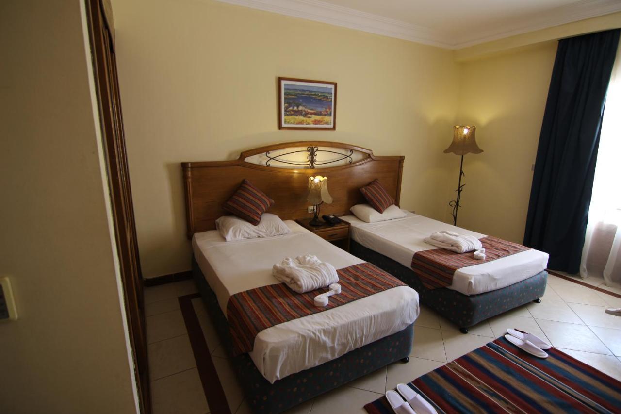 אתר נופש Coral Hills 3*